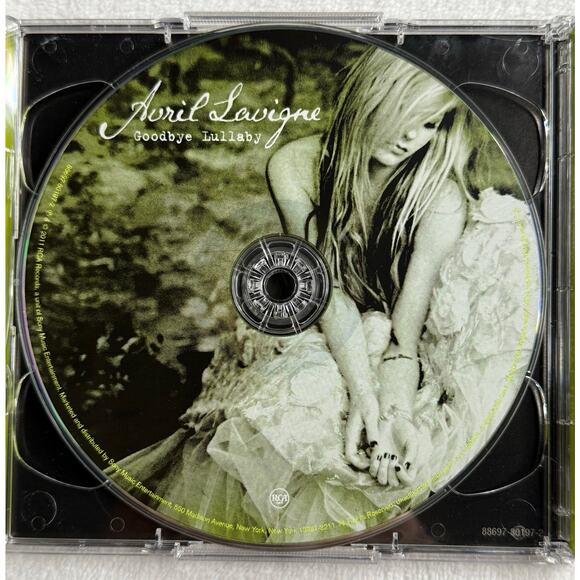 Avril Lavigne Goodbye Lullaby Deluxe CD + DVD 2011 RCA Pop Rock Album - Picture 6 of 9